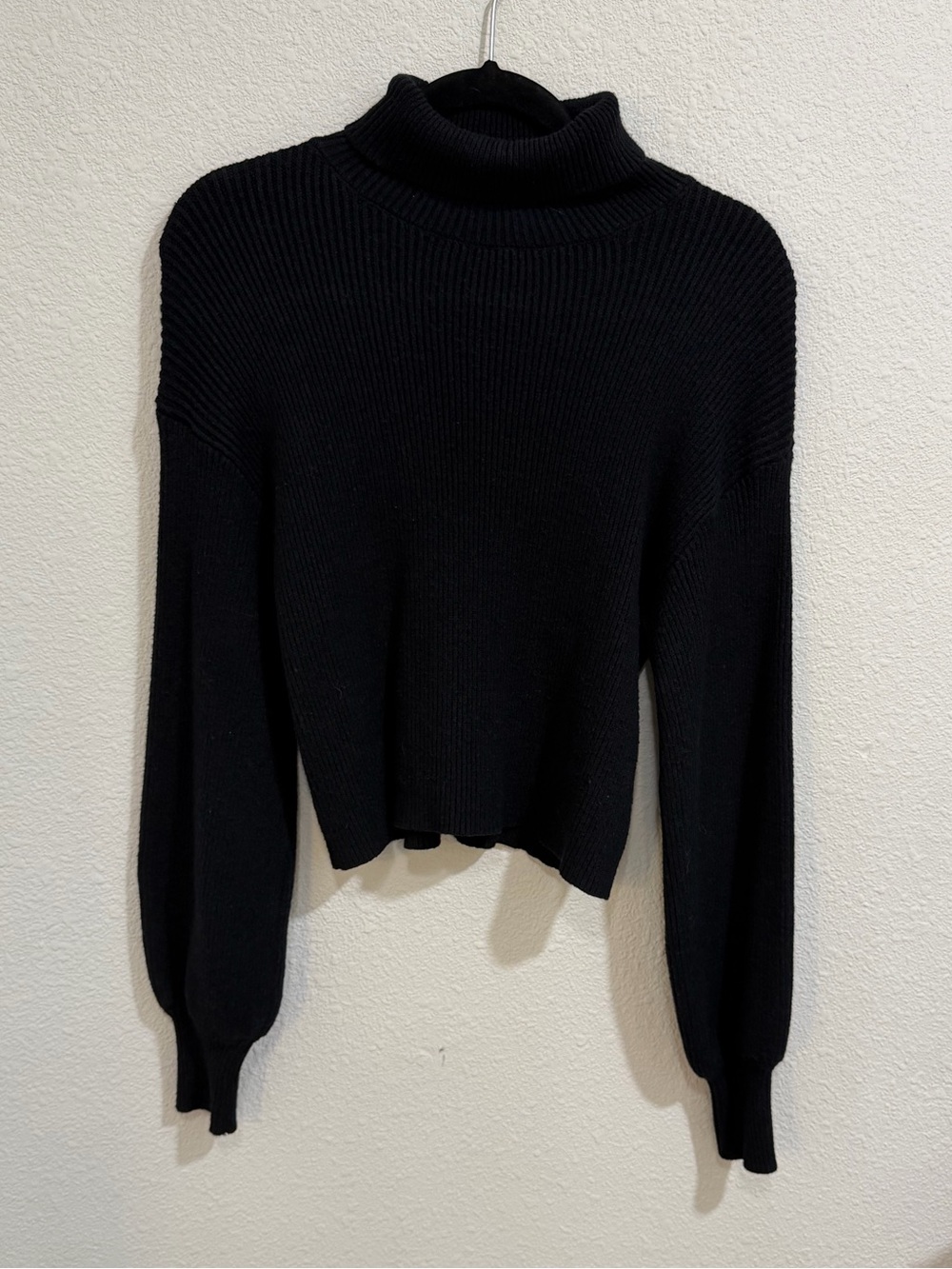 Francesca's Collections Black Ribbed Cropped Turtleneck Sweater